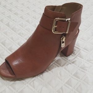 Antonio Melani Fauste Booties